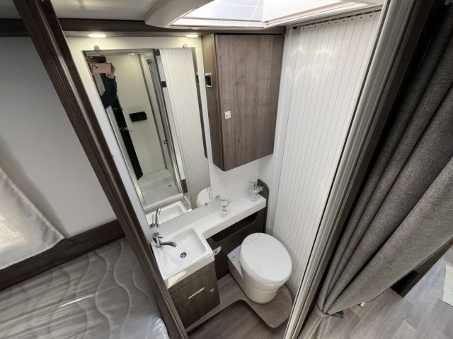 Benimar Tessoro 463 Essential Limited - Photo 17