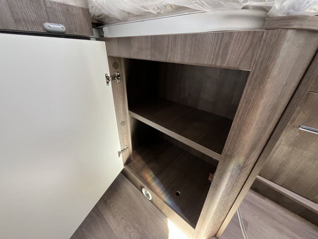 Benimar Tessoro 463 Essential Limited - Photo 25