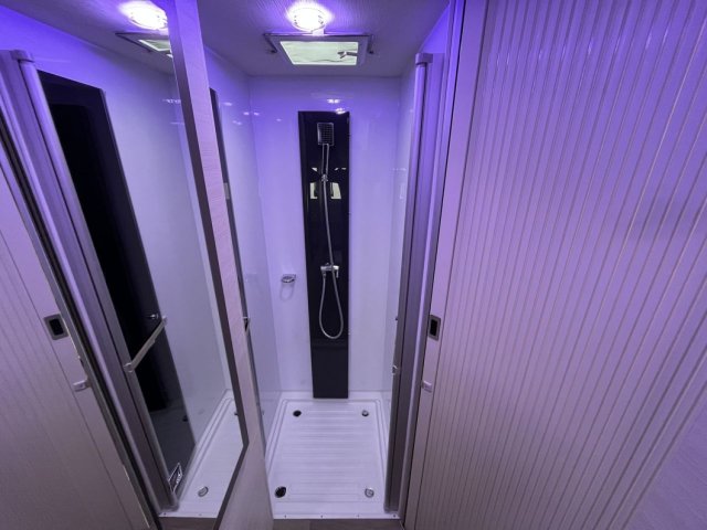 Challenger Quartz 290 - Photo 20