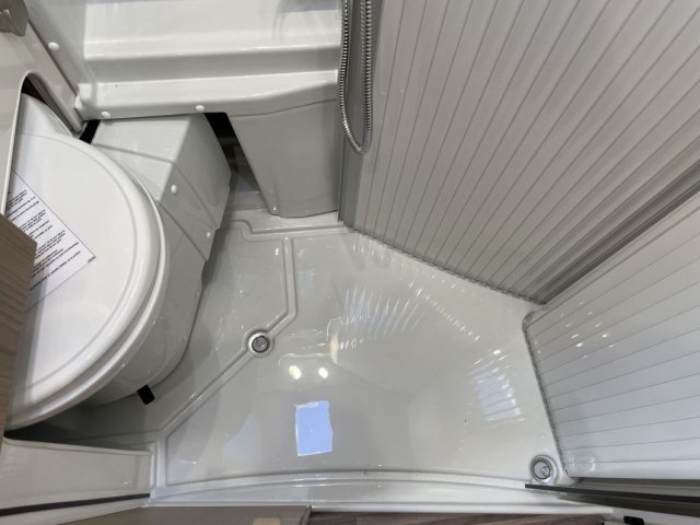 Malibu First Class 640 LE RB LE-RB Coupé Two-Rooms - Photo 17