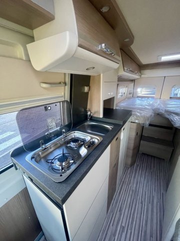 Malibu First Class 640 LE RB - 640LE Two Rooms - Photo 8