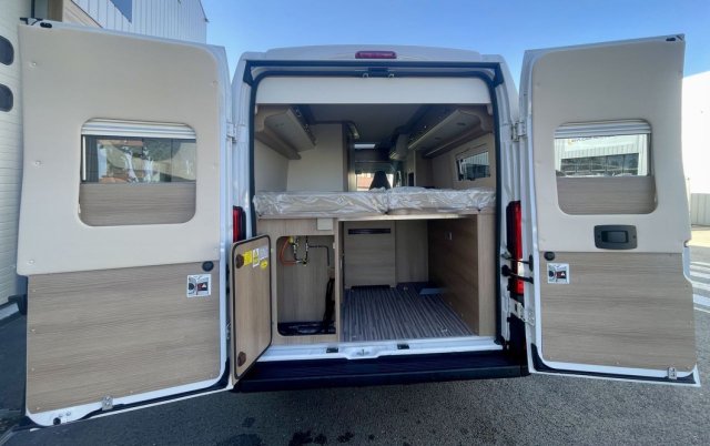 Malibu First Class 640 LE RB - 640LE Two Rooms - Photo 12