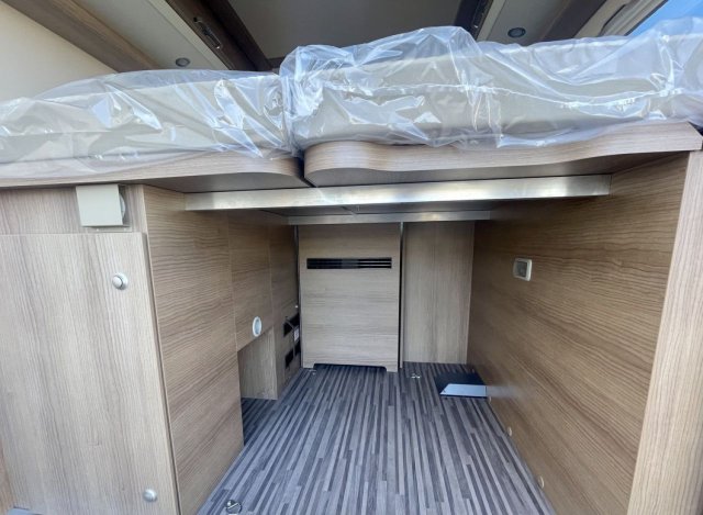 Malibu First Class 640 LE RB - 640LE Two Rooms - Photo 13