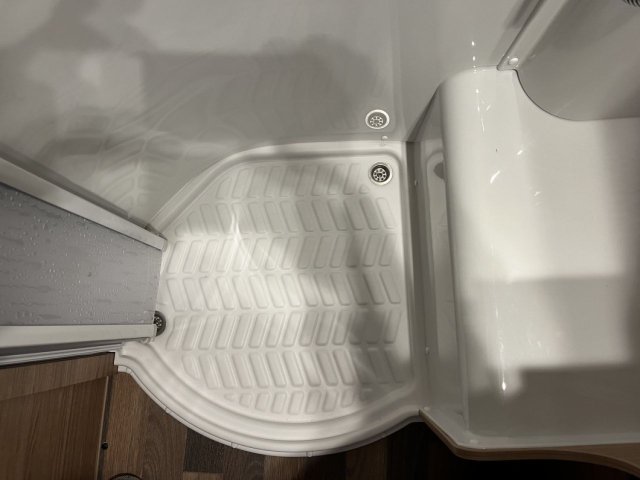 Weinsberg CaraCompact Suite MB 640 MEG Edition Pepper - Photo 22