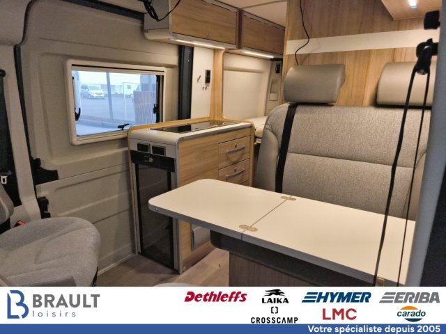 Hymer Camper Vans / Hymercar Ayers Rock Crossover - Photo 7