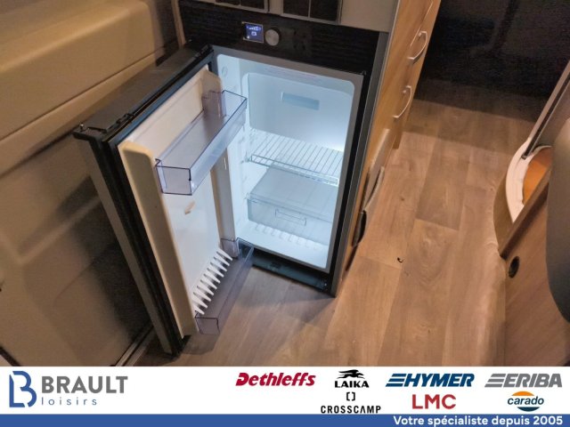 Hymer Camper Vans / Hymercar Ayers Rock Crossover - Photo 11