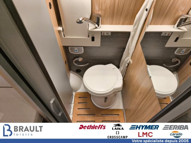 Hymer Camper Vans / Hymercar Ayers Rock Crossover - Photo 13