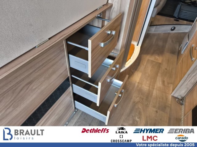 Hymer Camper Vans / Hymercar Ayers Rock Crossover - Photo 20