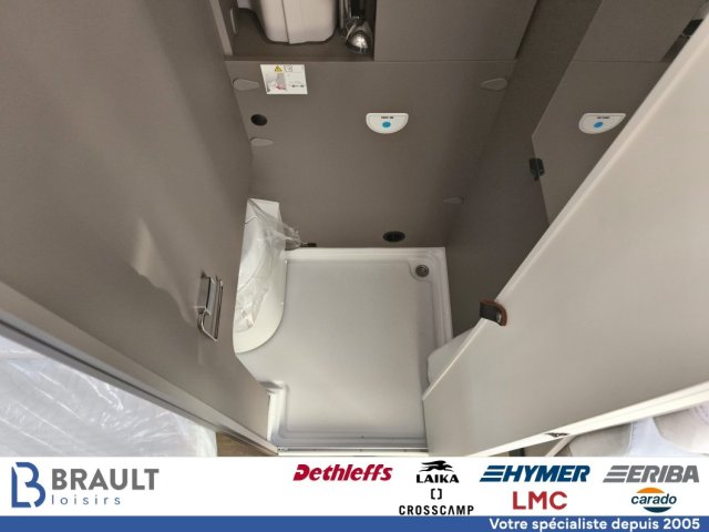 LMC Innovan 592 - Photo 14