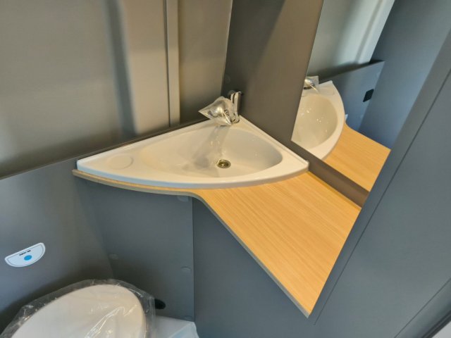 LMC Innovan 603 - Photo 13