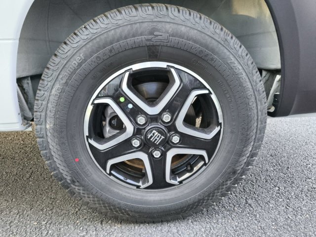 LMC Innovan 603 - Photo 25