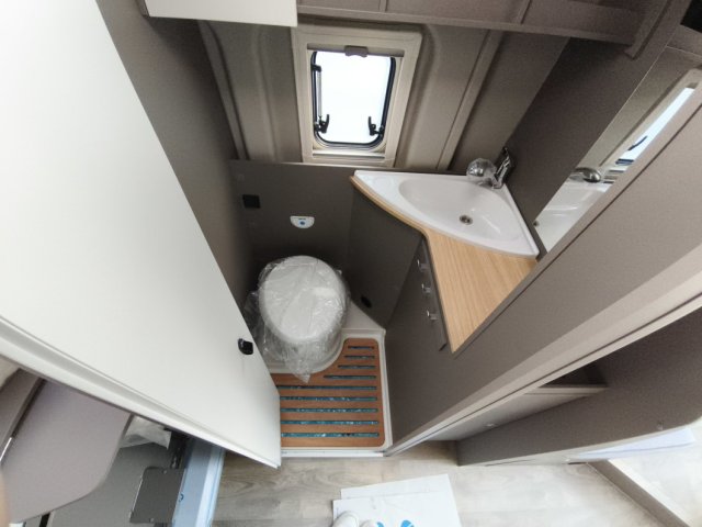 LMC Innovan 640 - Photo 12