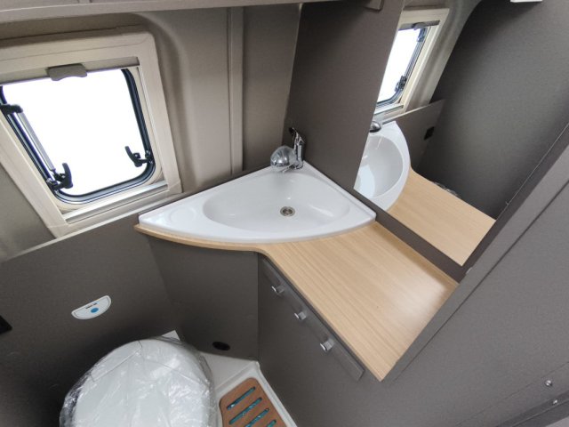 LMC Innovan 640 - Photo 13