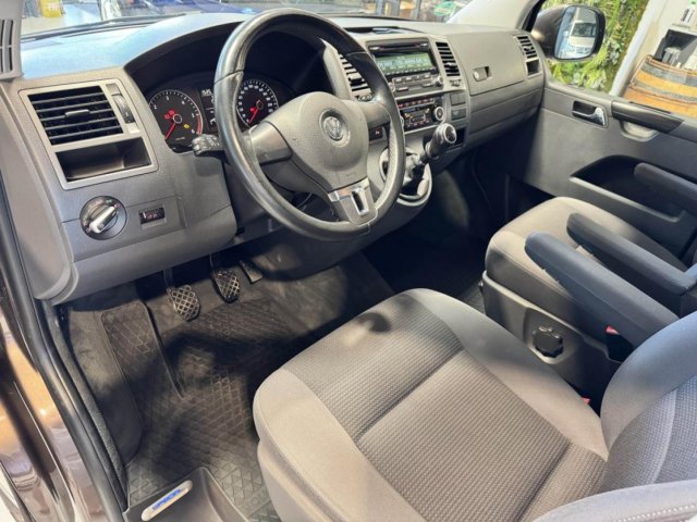 Volkswagen Multivan - Photo 9