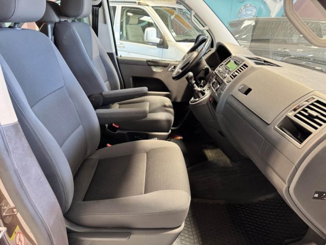 Volkswagen Multivan - Photo 12