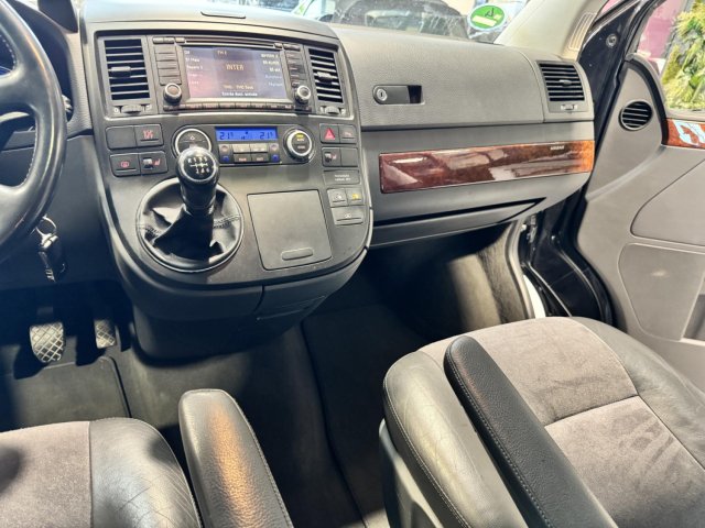 Volkswagen Multivan - Photo 11