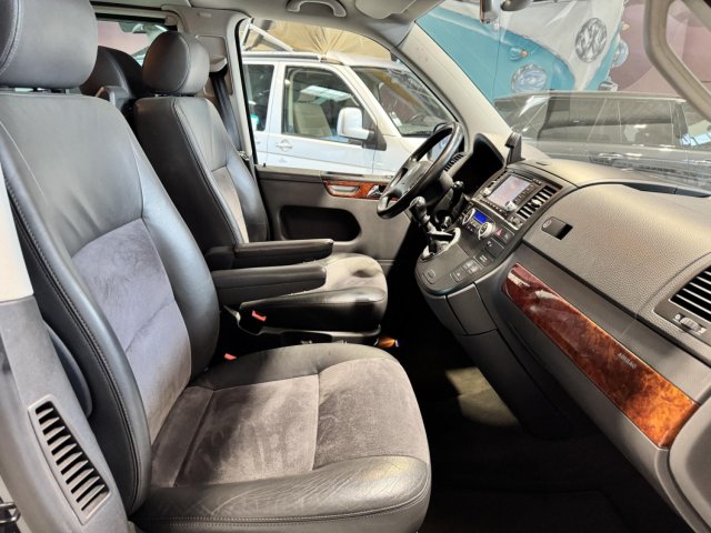 Volkswagen Multivan - Photo 14