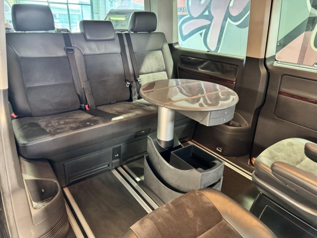Volkswagen Multivan - Photo 18