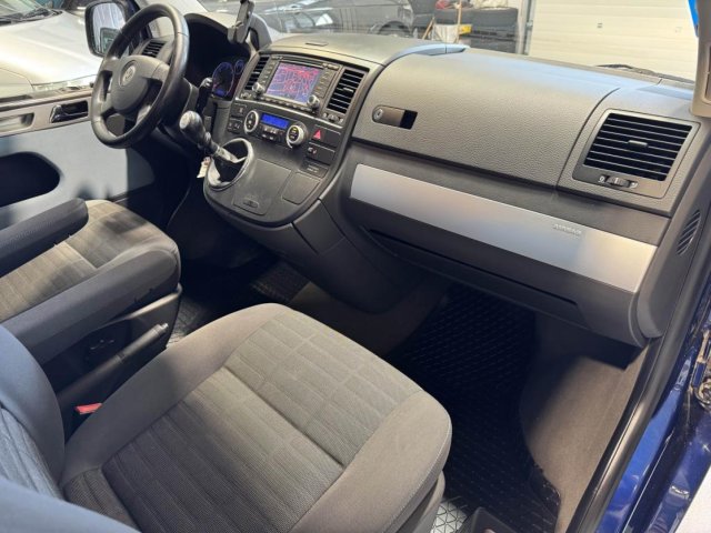 Volkswagen Multivan - Photo 13