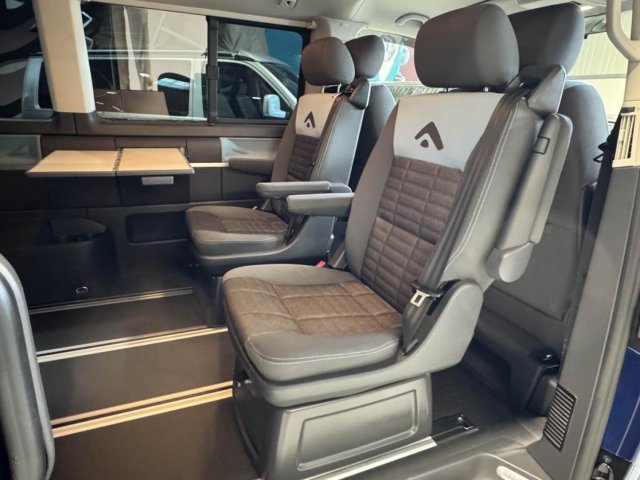 Volkswagen Multivan - Photo 17
