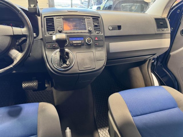 Volkswagen Multivan - Photo 11