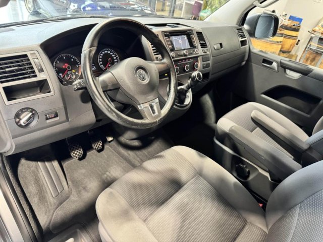 Volkswagen Multivan - Photo 9
