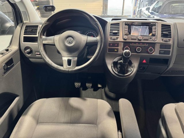 Volkswagen Multivan - Photo 11