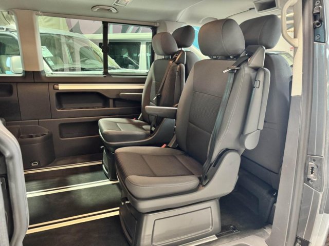 Volkswagen Multivan - Photo 15