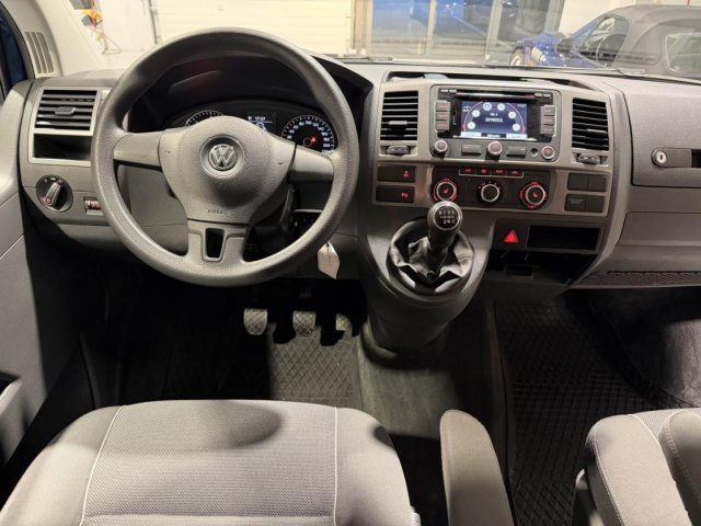 Volkswagen Multivan - Photo 11