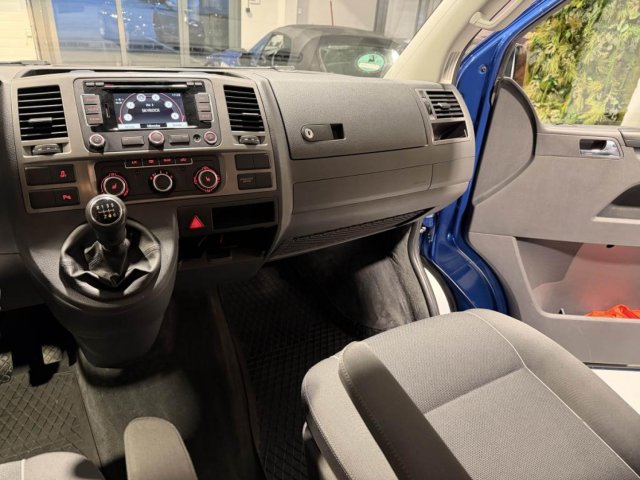 Volkswagen Multivan - Photo 12