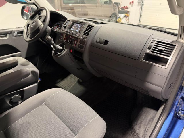 Volkswagen Multivan - Photo 13