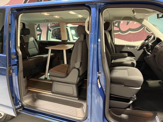 Volkswagen Multivan - Photo 15