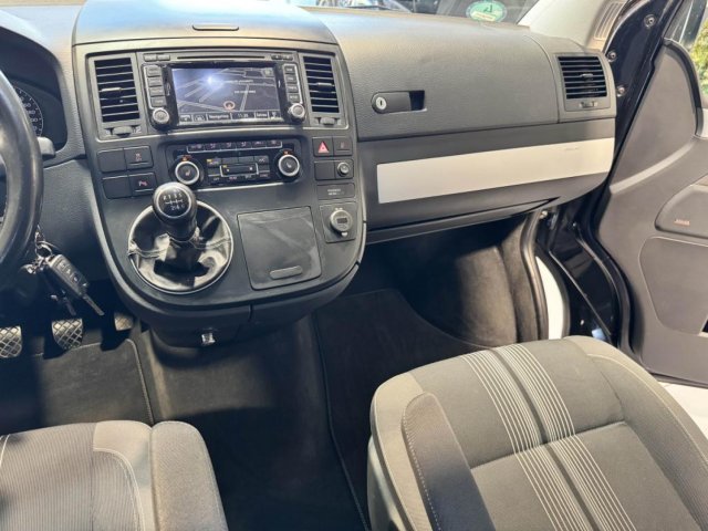 Volkswagen Multivan - Photo 12