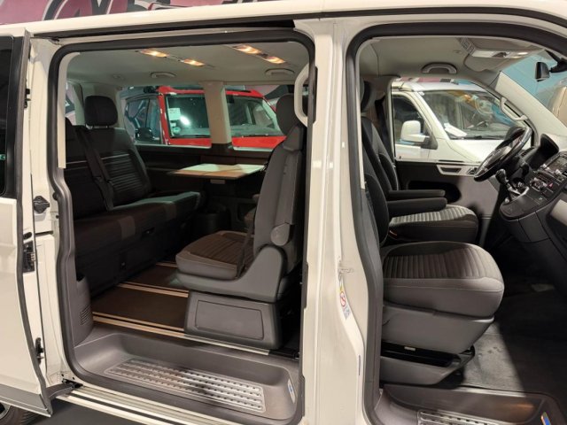 Volkswagen Multivan - Photo 16