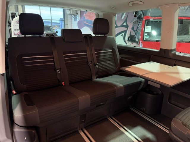 Volkswagen Multivan - Photo 18