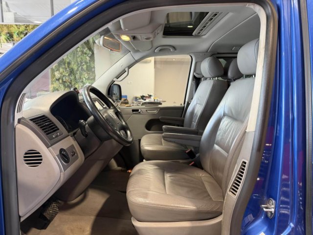 Volkswagen Multivan - Photo 8