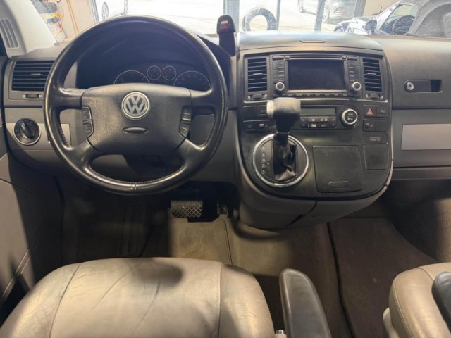 Volkswagen Multivan - Photo 10