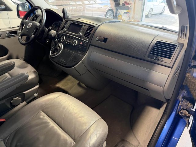 Volkswagen Multivan - Photo 12