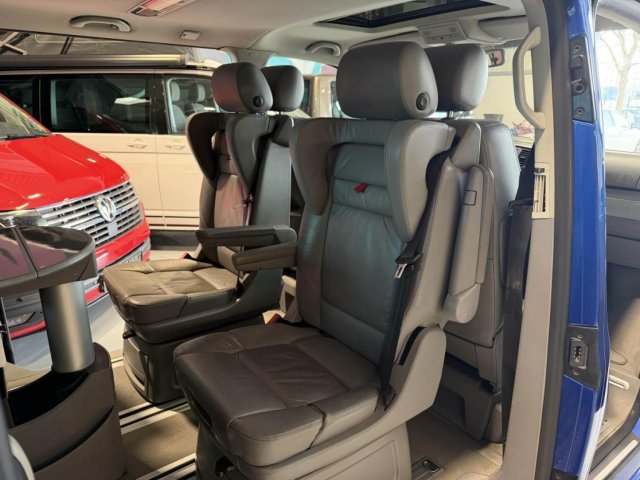 Volkswagen Multivan - Photo 18