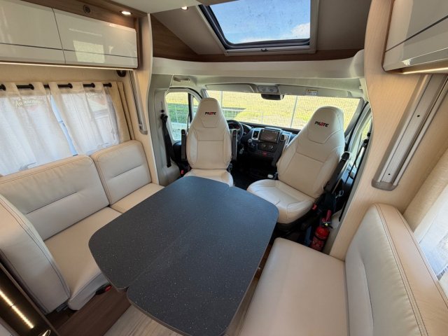 Pilote P 746 FC Expression - Photo 3