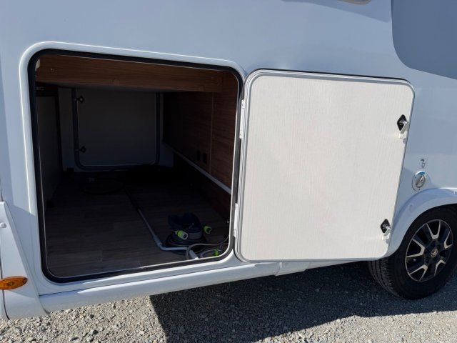 Pilote P 746 FC Expression - Photo 10