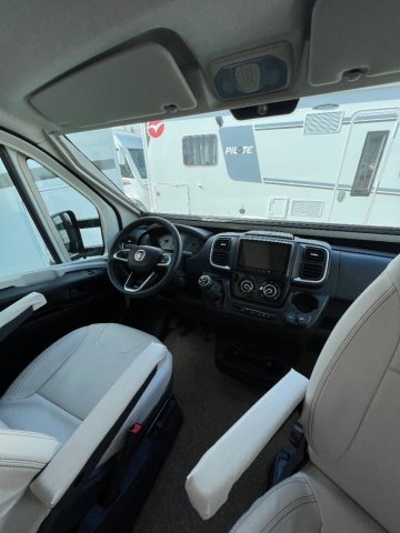 Pilote P 696 D Evidence - Photo 9