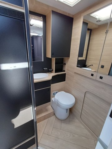 Challenger 250 Graphite Edition - Photo 11