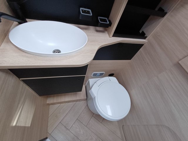 Challenger 250 Graphite Edition - Photo 12