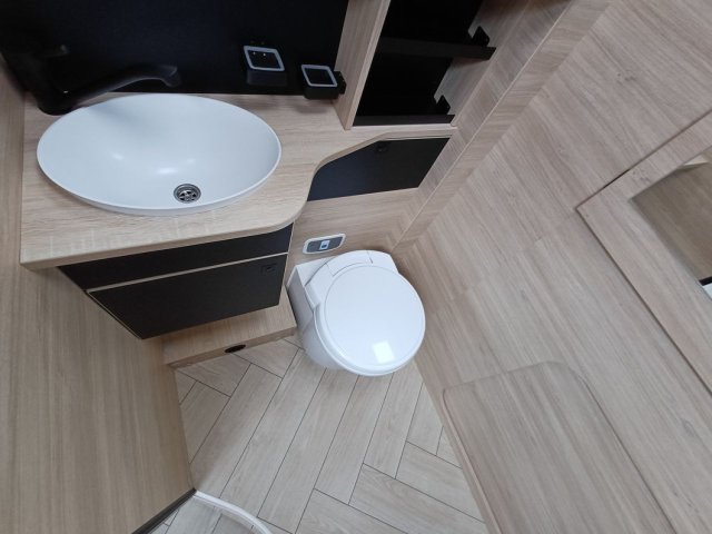 Challenger 270 Graphite Edition - Photo 16