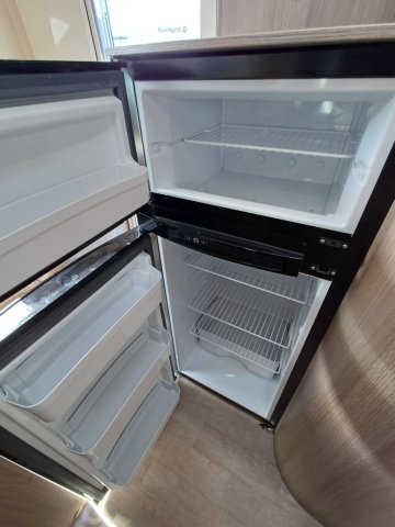 Challenger Genesis 288 EB - Photo 12