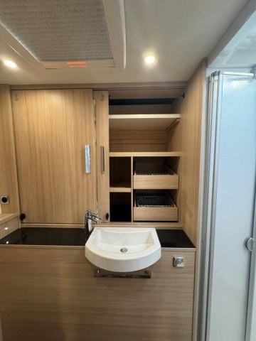 Burstner Ixeo IT 680 G 2.3L 130CH - Photo 9