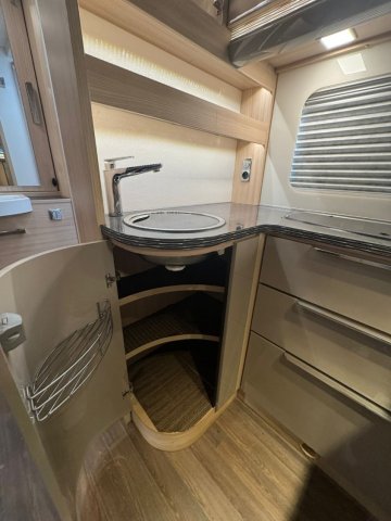 Burstner Ixeo IT 680 G 2.3L 130CH - Photo 15