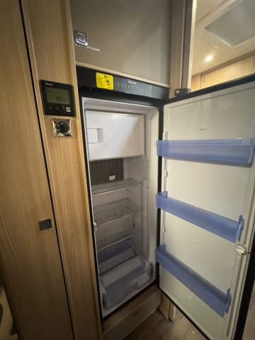 Burstner Ixeo IT 680 G 2.3L 130CH - Photo 22