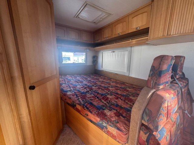 Burstner T604 2.8L 122CH - Photo 12